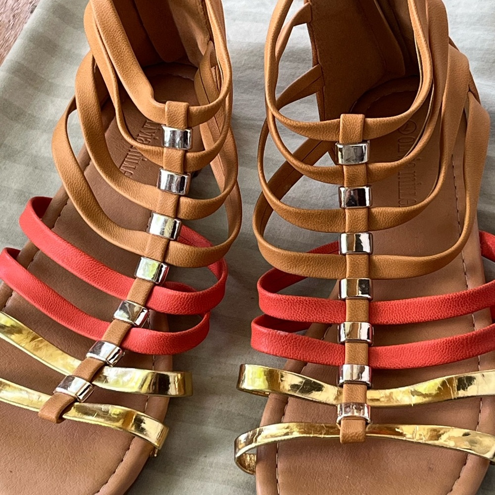 Stylish Gold and Tan Strappy Sandals - Picture 2 of 4